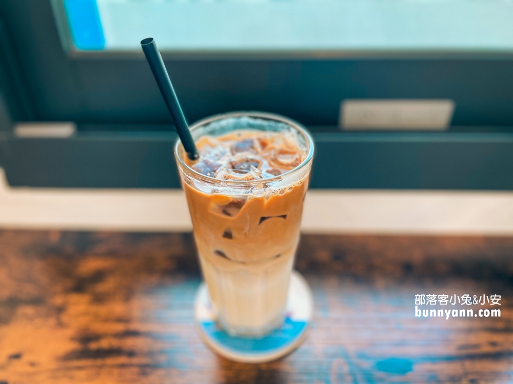【金點草里驛棧】草里漁港旁好吃的小卷米粉，直接海景第一排視野