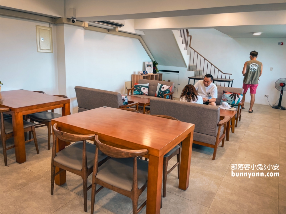 【金點草里驛棧】草里漁港旁好吃的小卷米粉，直接海景第一排視野