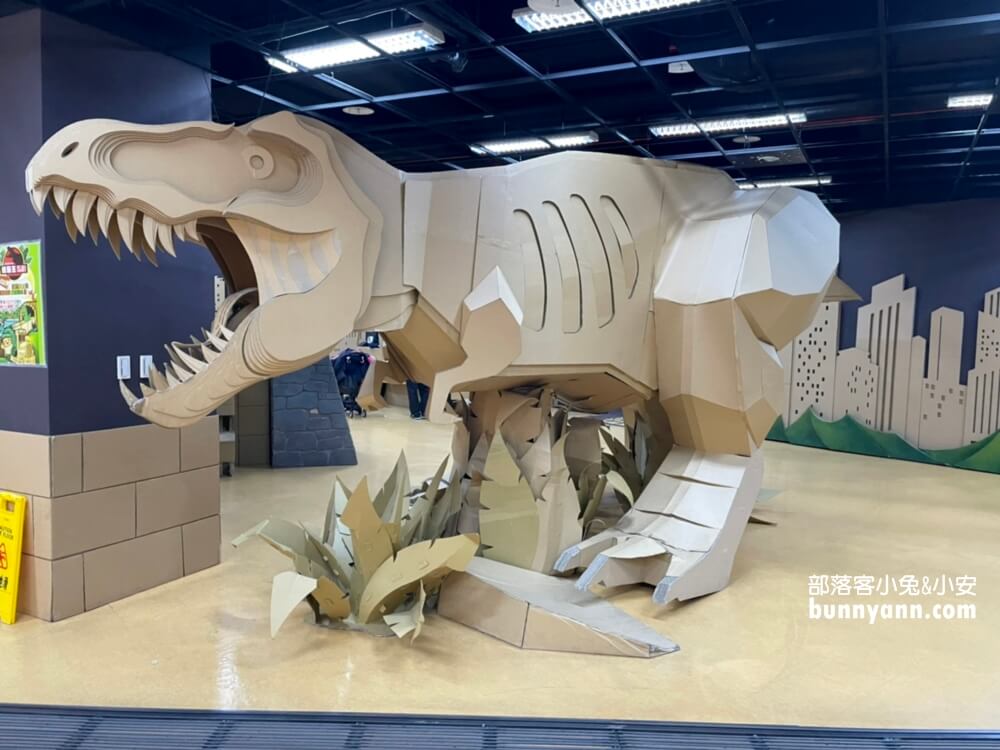 【台中科博館】國立自然科學博物館，館內有大恐龍可以拍照！