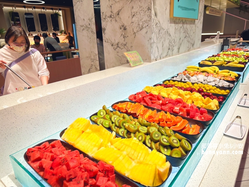 【我家牛排林口A9店】提供多達四十道中西料理與自助霜淇淋自助吃到飽