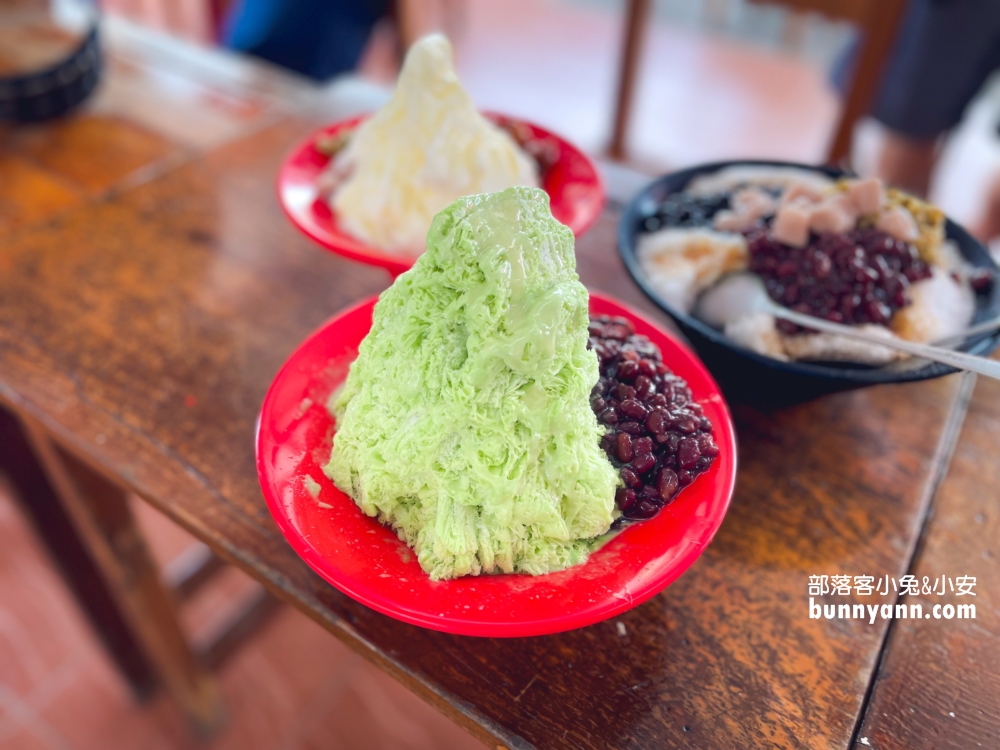 瑞芳深澳喫冰冰店，藏在廟內的浮誇花生粒雪花冰