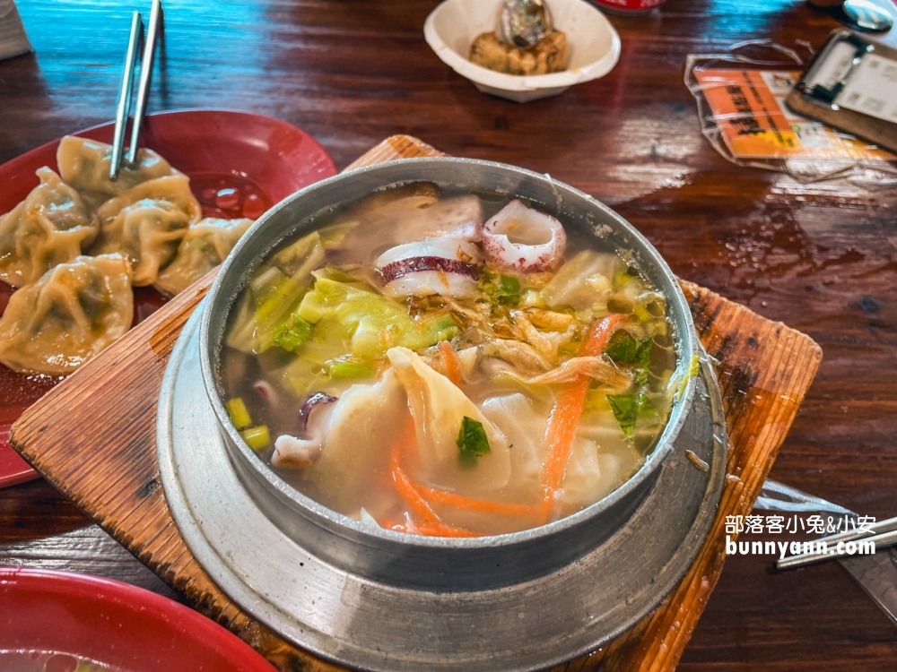 瑞芳美食【炭井臭豆腐】大碗又便宜的透抽米粉湯美食曝光