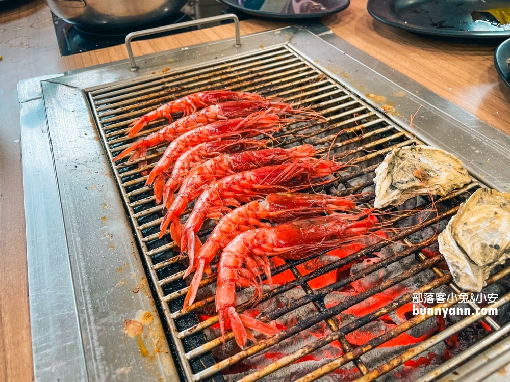 宜蘭【海世界複合式碳烤】谷歌4.3顆星的評價很高的海鮮吃到飽餐廳！