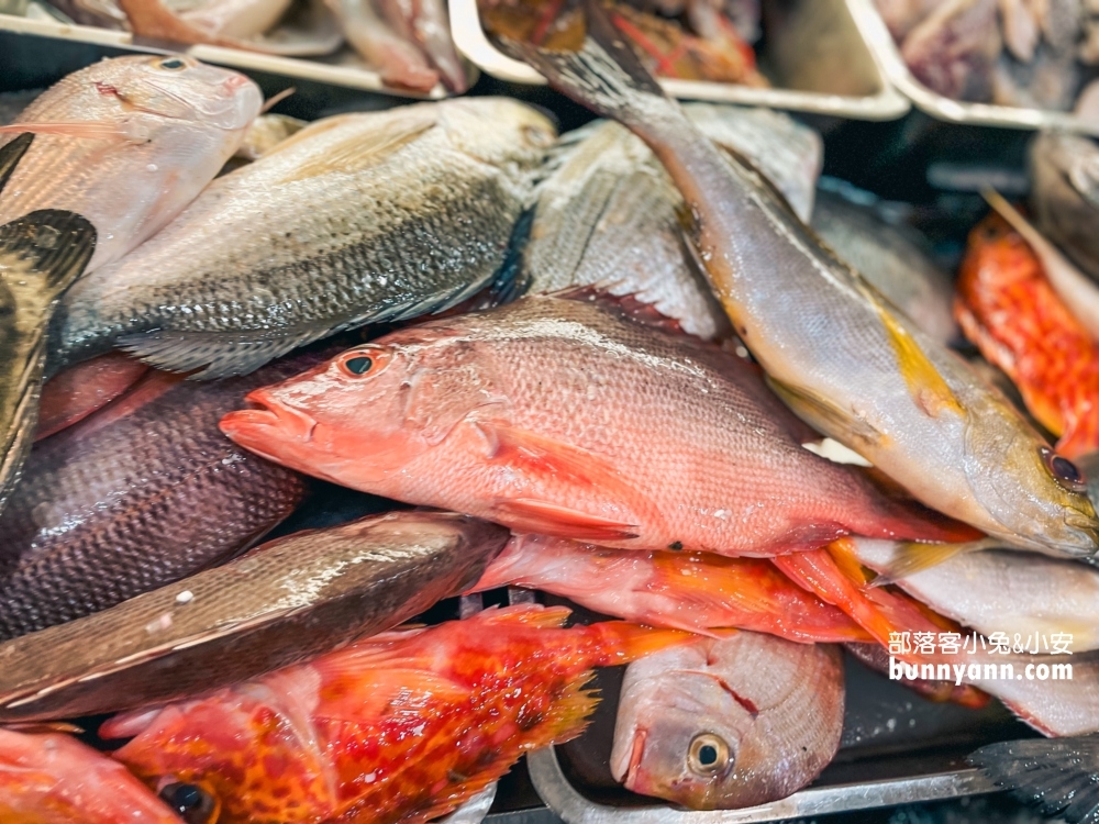 宜蘭【海世界複合式碳烤】谷歌4.3顆星的評價很高的海鮮吃到飽餐廳！