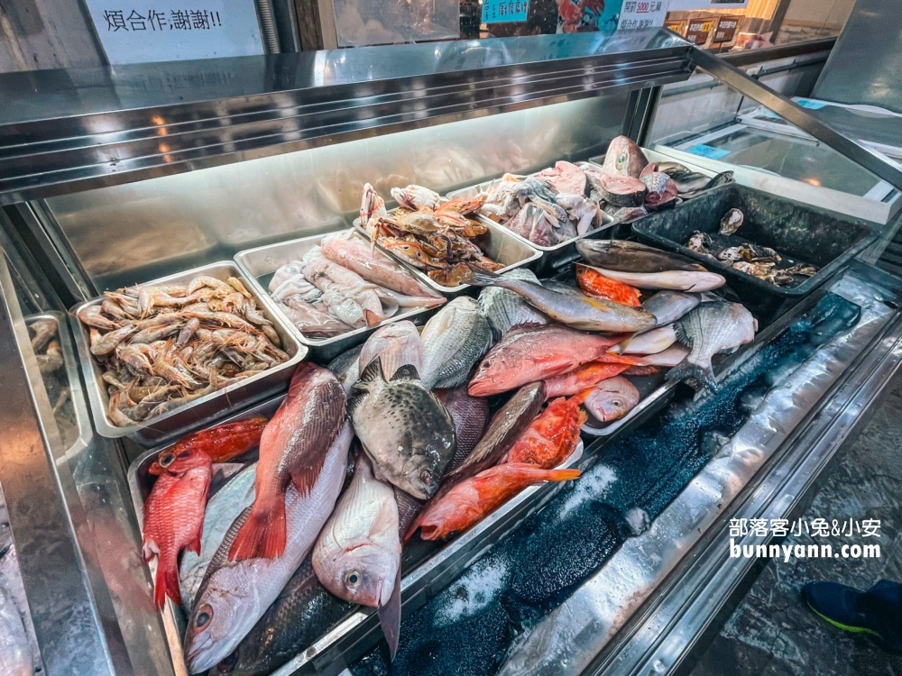 宜蘭【海世界複合式碳烤】谷歌4.3顆星的評價很高的海鮮吃到飽餐廳！