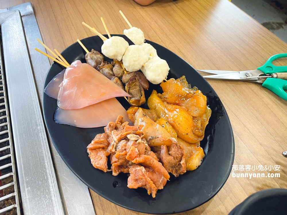 宜蘭【海世界複合式碳烤】谷歌4.3顆星的評價很高的海鮮吃到飽餐廳！
