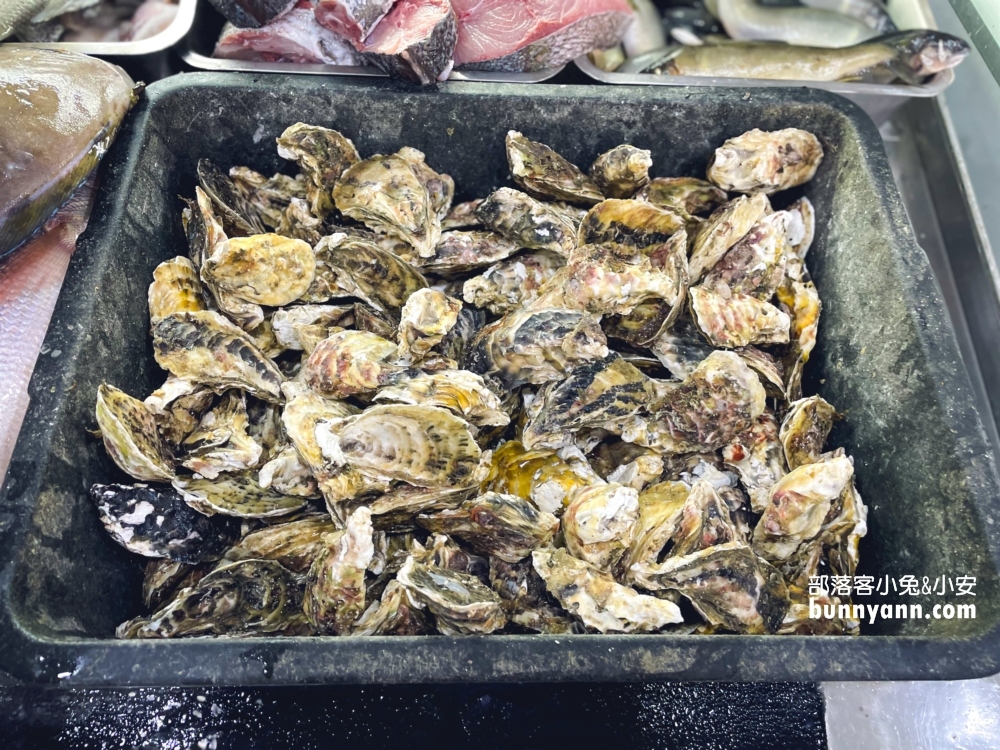 宜蘭【海世界複合式碳烤】谷歌4.3顆星的評價很高的海鮮吃到飽餐廳！