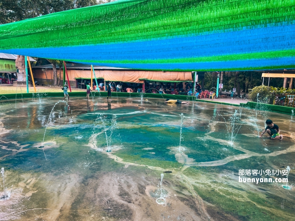 苗栗【台灣水牛城】提供350元火鍋與烤肉吃到飽，CP值相當高。