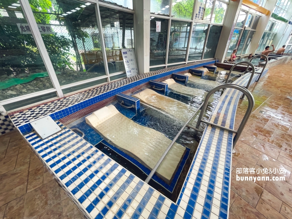 嘉義【威士登水世界】市區隱藏版水上樂園，高空滑水道超讚