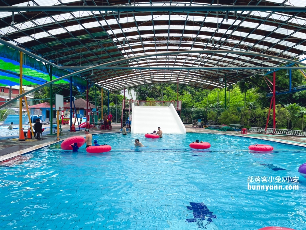 嘉義【威士登水世界】市區隱藏版水上樂園，高空滑水道超讚