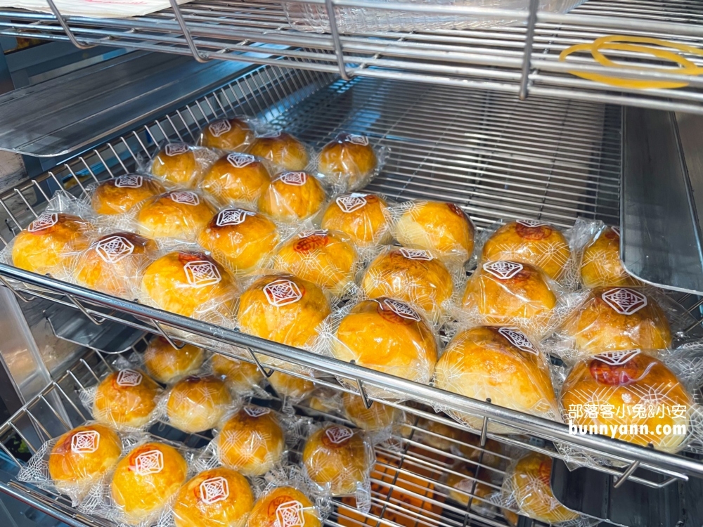 嘉義美食推薦：阿潘肉包，超夯蛋黃酥出爐秒殺，小孩最愛！