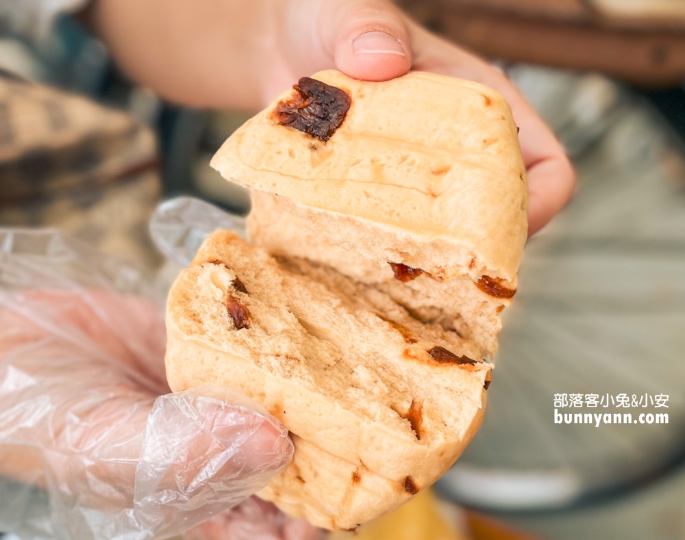 嘉義美食推薦：阿潘肉包，超夯蛋黃酥出爐秒殺，小孩最愛！