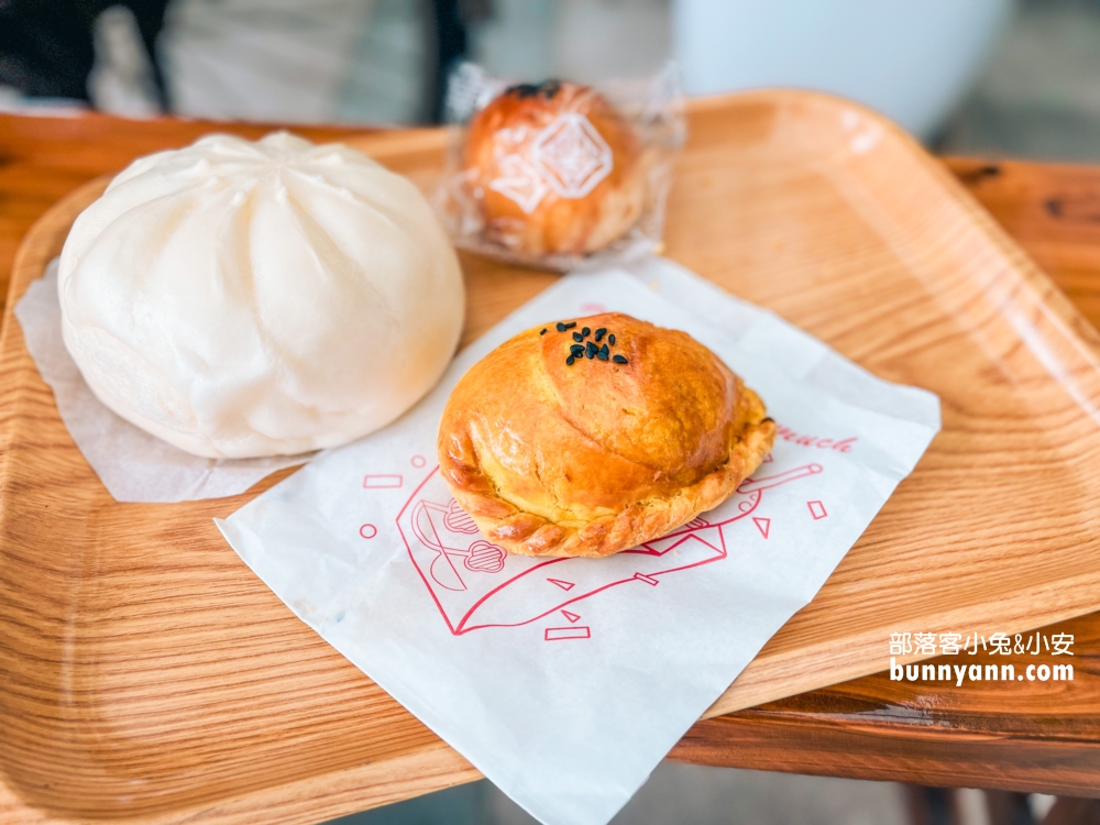 嘉義美食推薦：阿潘肉包，超夯蛋黃酥出爐秒殺，小孩最愛！