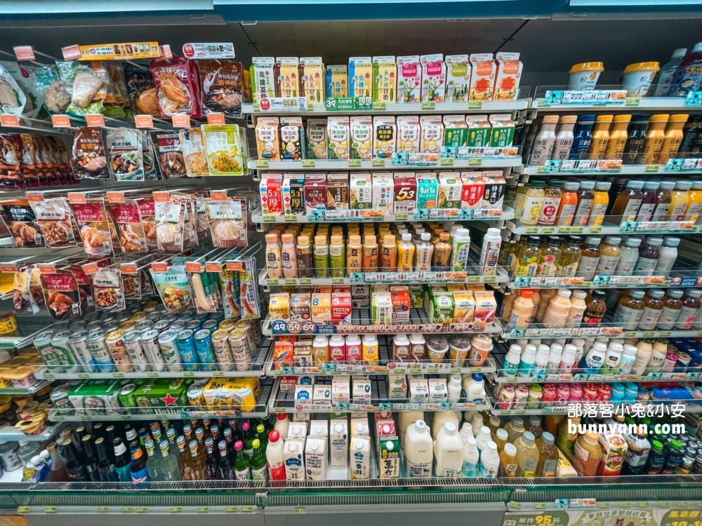 新豐休息站｜台61線高架橋下休息站☀️24H冷氣廁所、便利商店