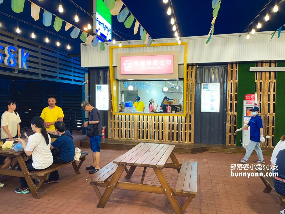 新豐休息站｜台61線高架橋下休息站☀️24H冷氣廁所、便利商店