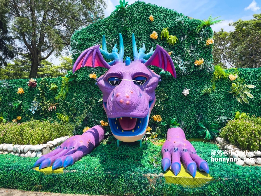 彰化芬園【古生物奇幻樂園】特色就是很多恐龍及多個有趣親子設施