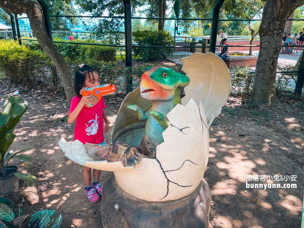芬園景點推薦》古生物奇幻樂園(環境)，置身於恐龍親子公園超刺激。