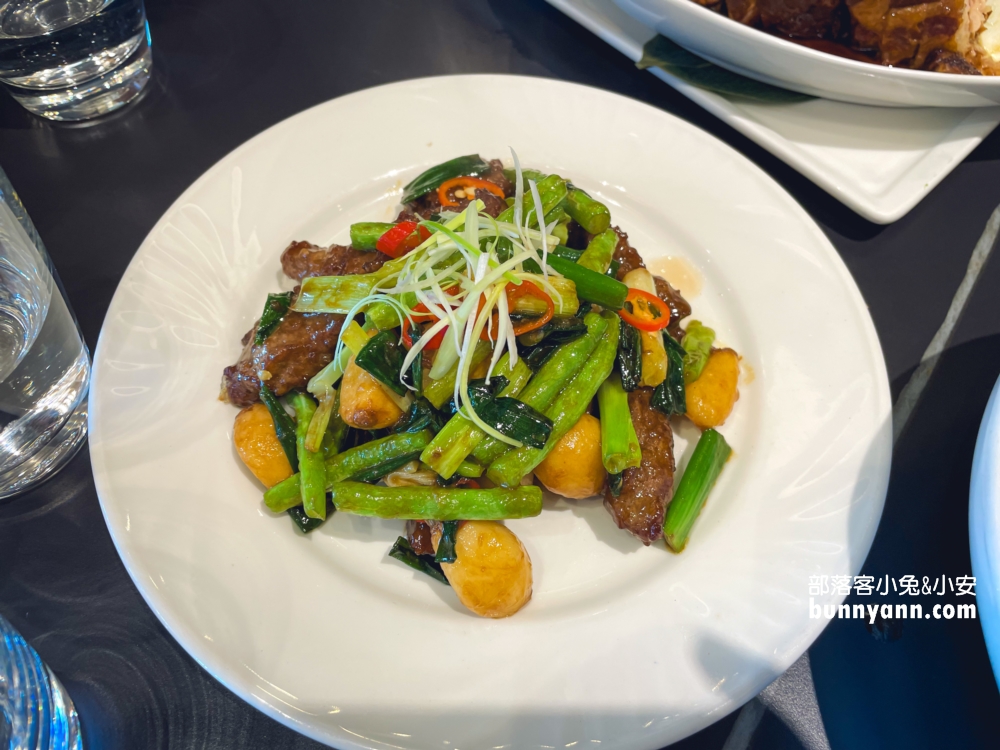 台中【厝秘甘肅店】藏在豪宅裡的好吃白菜土雞鍋。