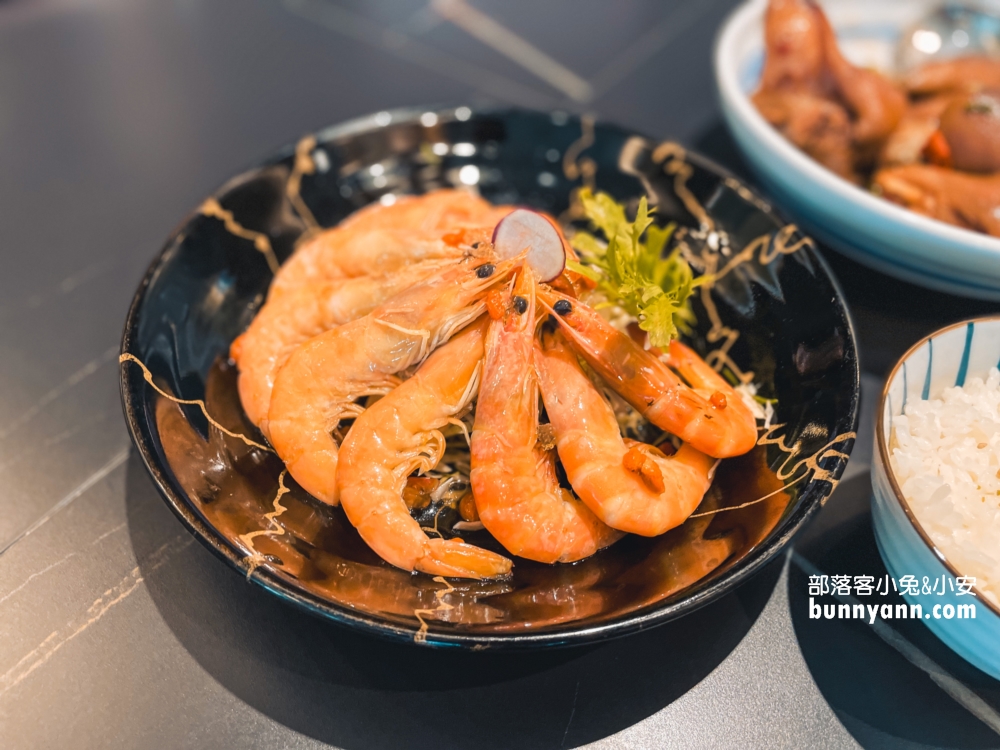 台中【厝秘甘肅店】藏在豪宅裡的好吃白菜土雞鍋。