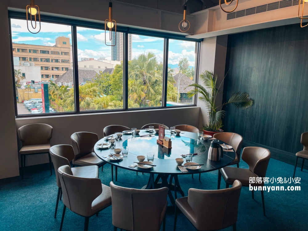 台中【厝秘甘肅店】藏在豪宅裡的好吃白菜土雞鍋。