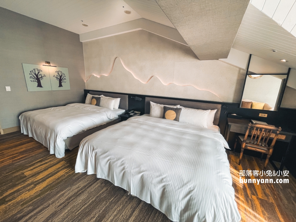 【陽明山天籟渡假酒店】從飯店前就能欣賞到陽明山的美麗風光，開車前往金山老街只需約15分鐘，地點超方便！