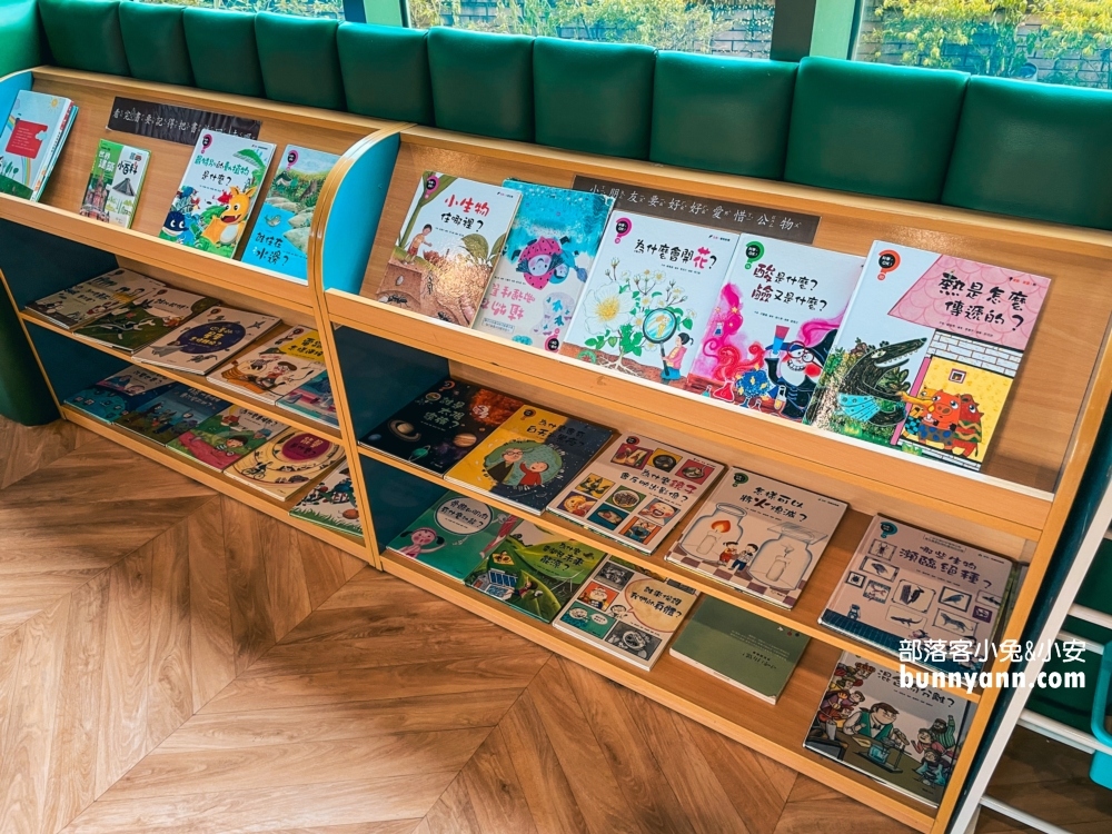 【陽明山天籟渡假酒店】從飯店前就能欣賞到陽明山的美麗風光，開車前往金山老街只需約15分鐘，地點超方便！