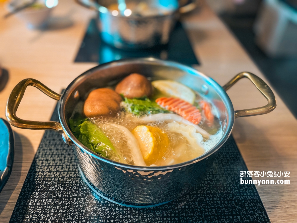 鍋泰山大里店｜大里森林系南洋火鍋，最低328元起，近40種食材無限吃到飽！