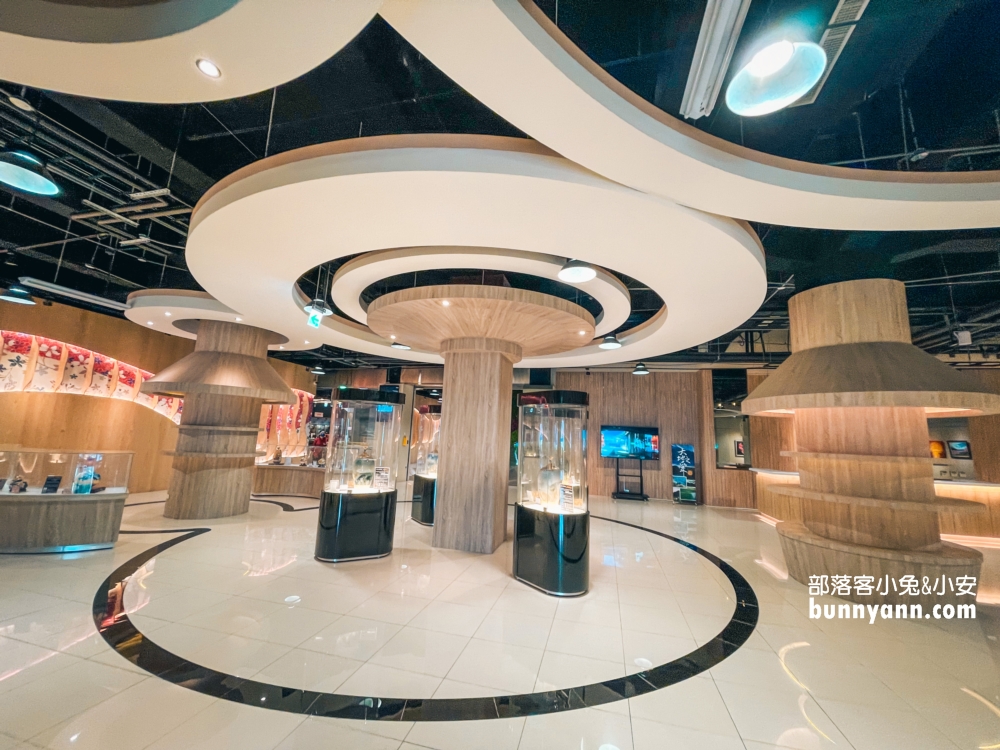 南投【埔里酒廠】免門票參觀的展售中心與酒甕隧道可安排
