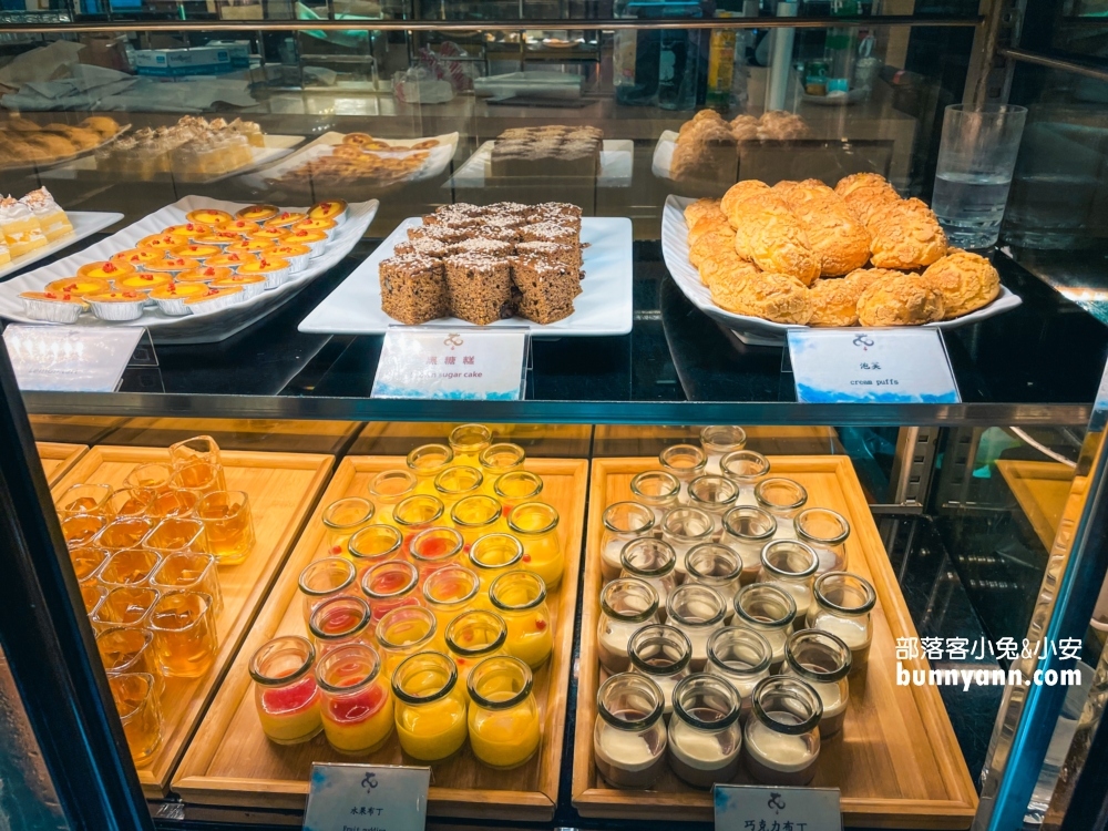 馥麗飯店御品百匯廳自助餐開箱，啤酒、螃蟹、生魚片、壽司吃到飽