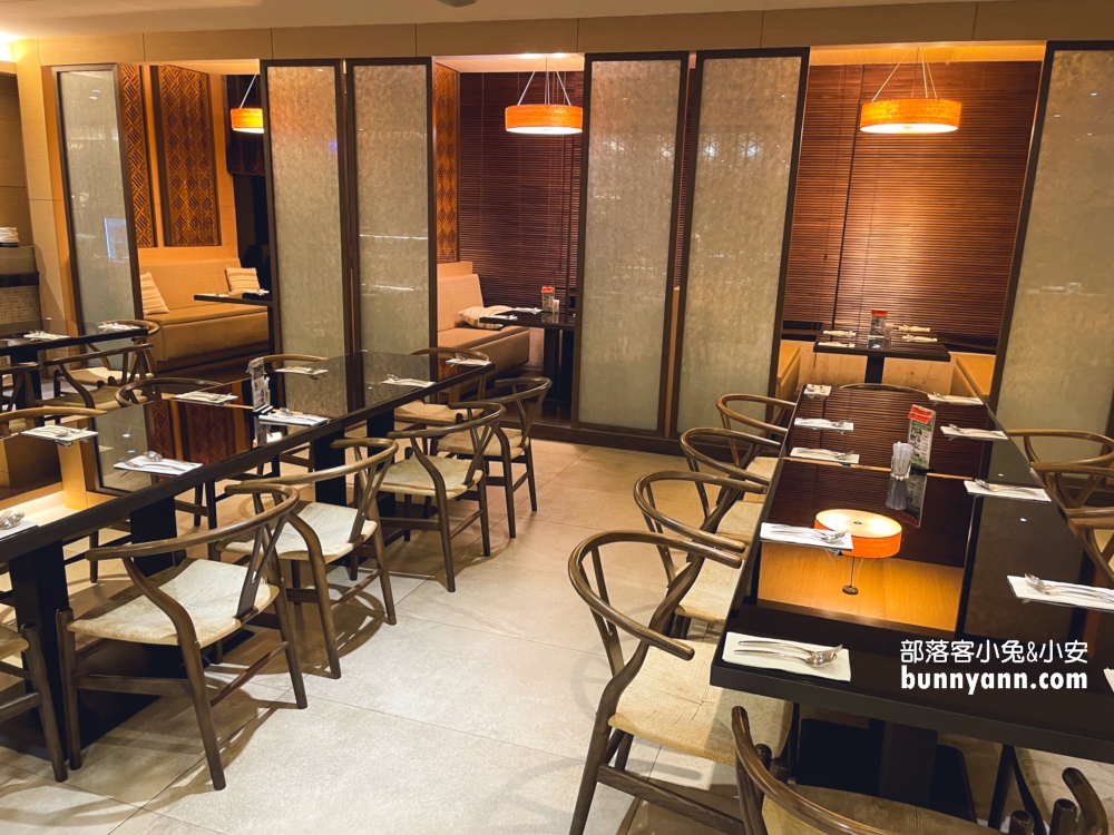 馥麗飯店御品百匯廳自助餐開箱，啤酒、螃蟹、生魚片、壽司吃到飽