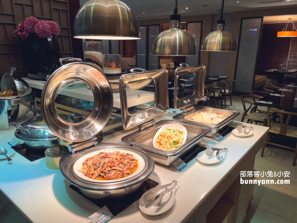 馥麗飯店御品百匯廳自助餐開箱，啤酒、螃蟹、生魚片、壽司吃到飽