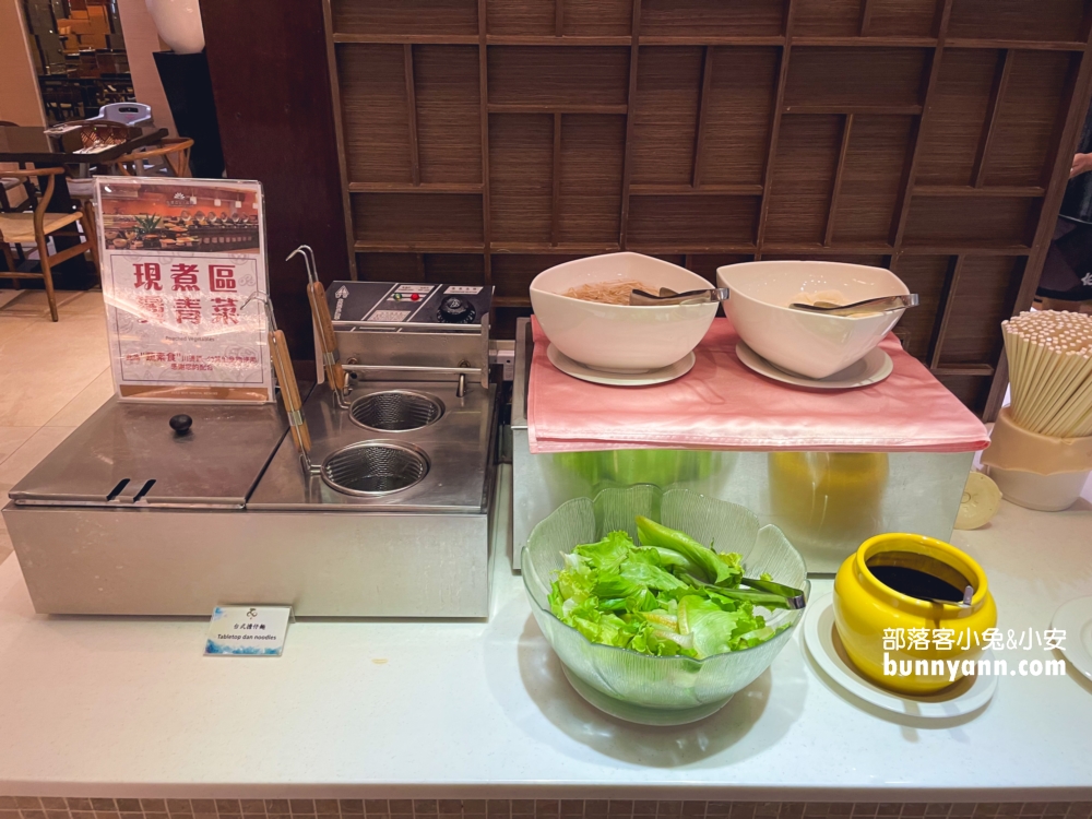 馥麗飯店御品百匯廳自助餐開箱，啤酒、螃蟹、生魚片、壽司吃到飽