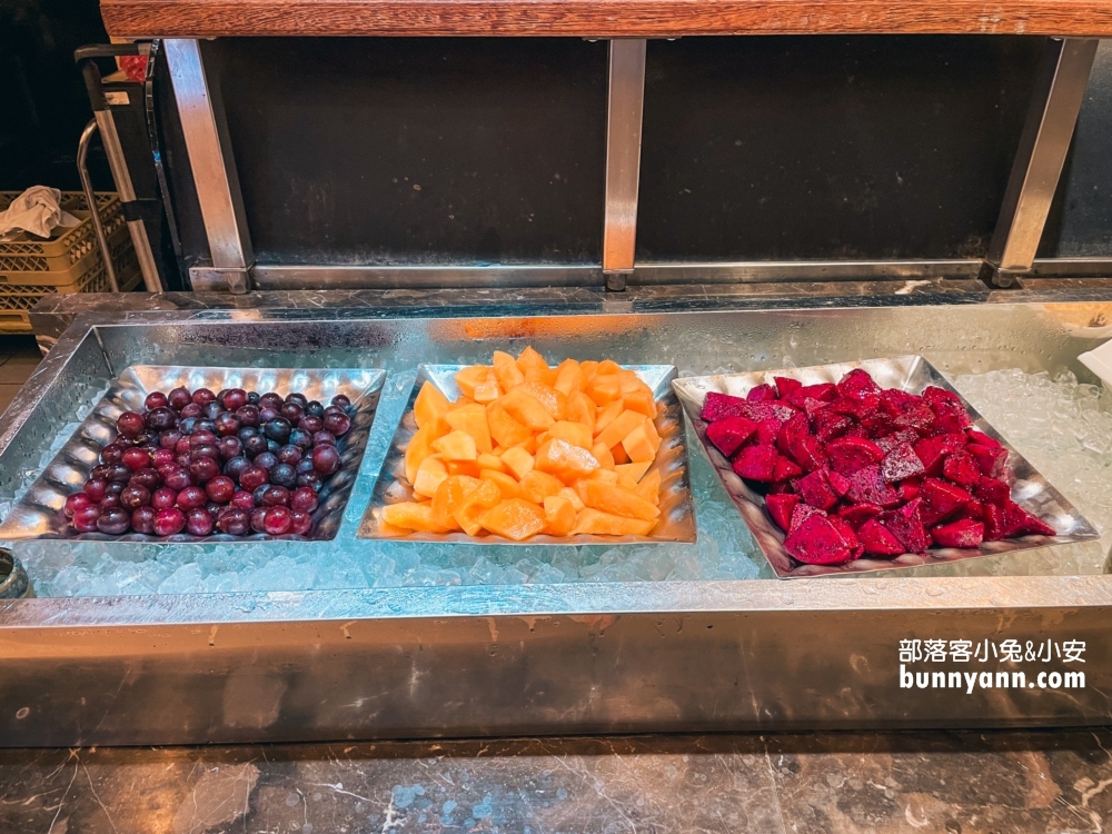 馥麗飯店御品百匯廳自助餐開箱，啤酒、螃蟹、生魚片、壽司吃到飽