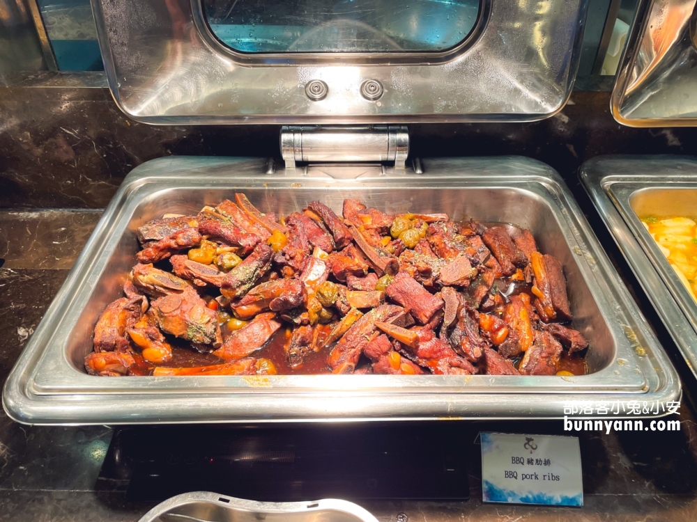馥麗飯店御品百匯廳自助餐開箱，啤酒、螃蟹、生魚片、壽司吃到飽