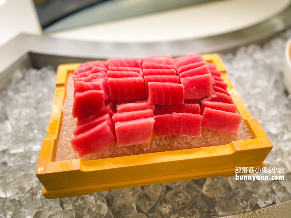 馥麗飯店御品百匯廳自助餐開箱，啤酒、螃蟹、生魚片、壽司吃到飽