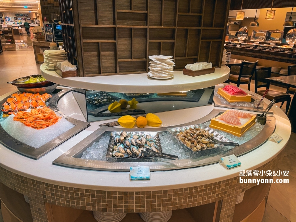 馥麗飯店御品百匯廳自助餐開箱，啤酒、螃蟹、生魚片、壽司吃到飽