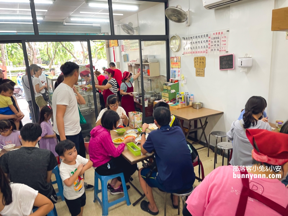 嘉義【公園火雞肉飯】谷歌4.5顆星的評價很高的小吃店！