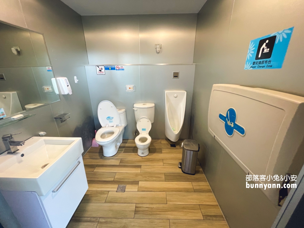 【雲林】口湖休息站，台61線高架橋下休息站，24H便利商店與廁所