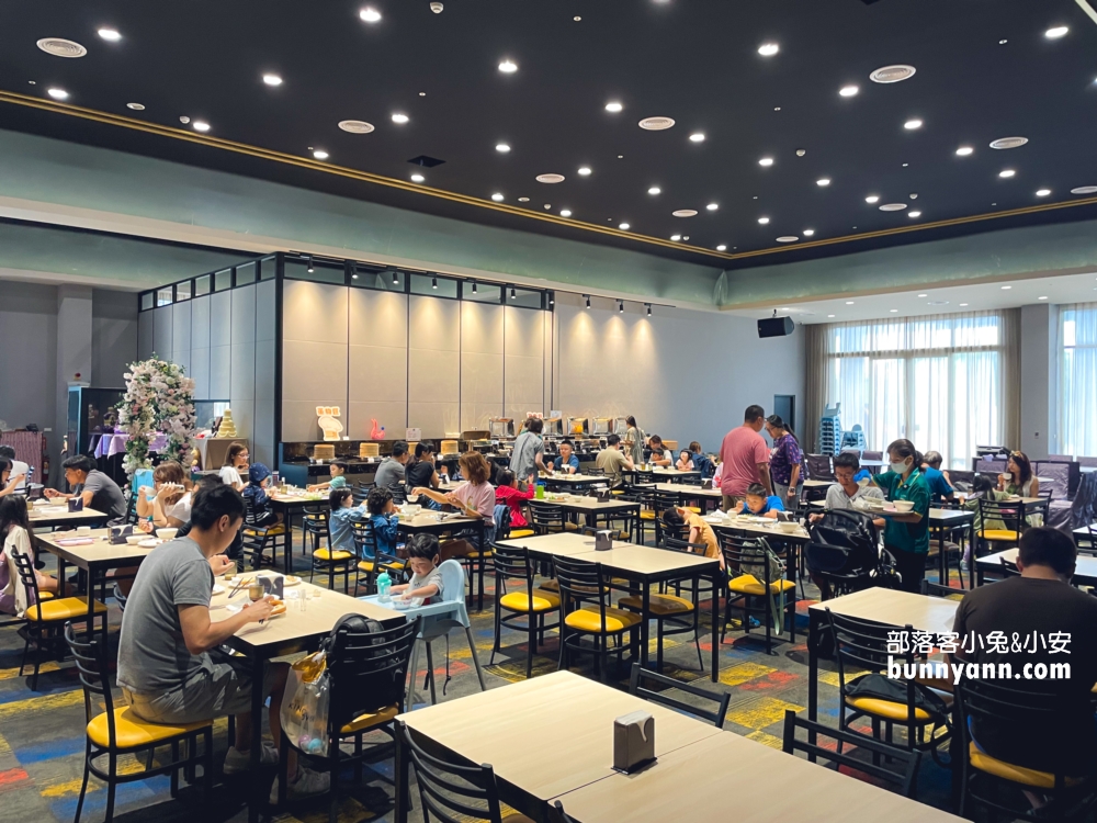 嘉義【棒棒積木飯店】親子遊戲區、電動車跑道與各種風格的主題房