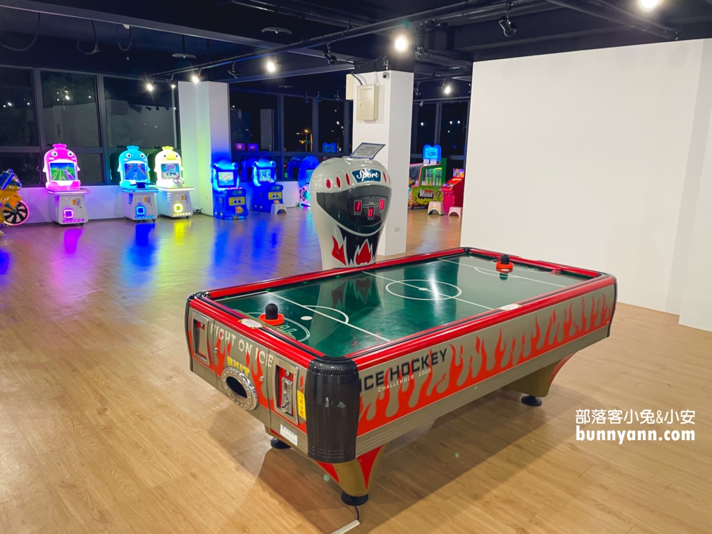 嘉義【棒棒積木飯店】親子遊戲區、電動車跑道與各種風格的主題房