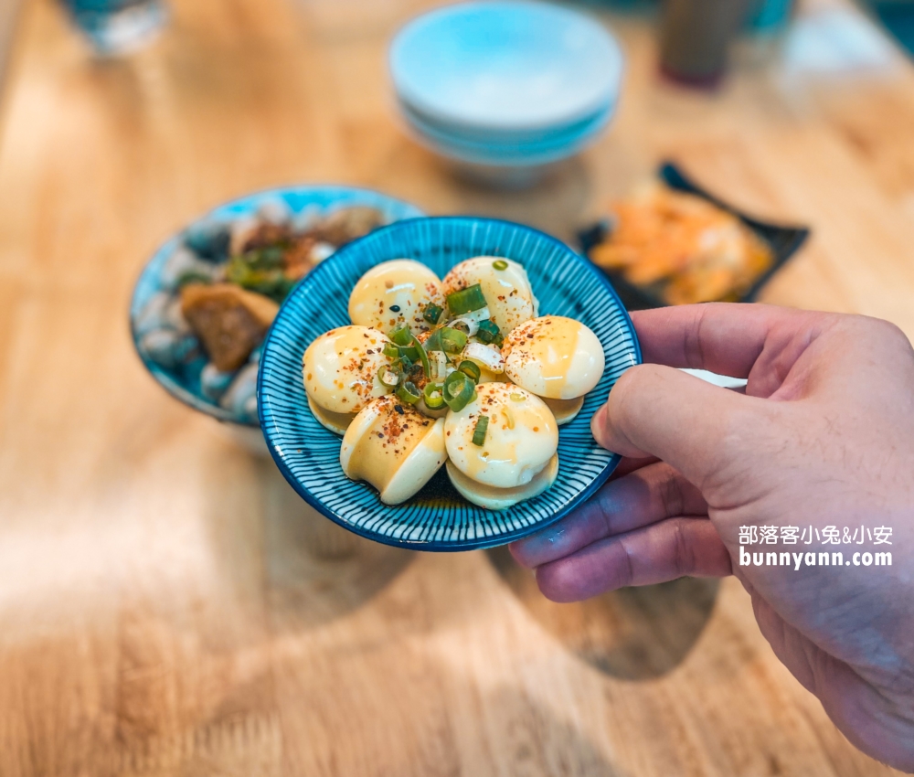 基隆必吃！吳姳麵館(A6263)，超過三十顆肥美蚵仔的男子漢蓋飯