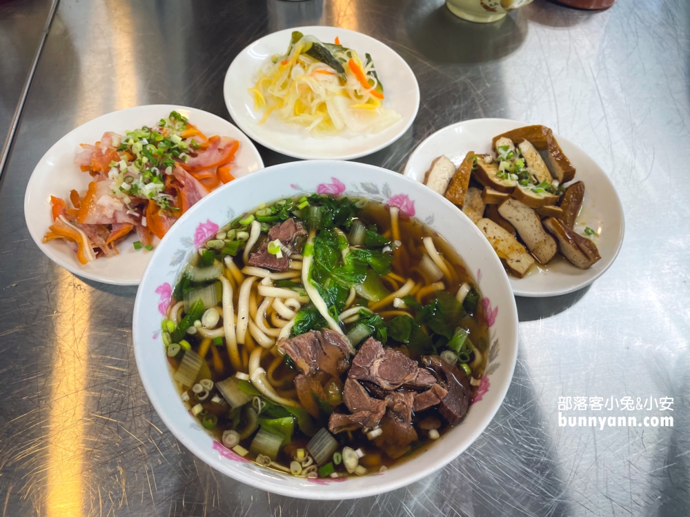 台北【南港阿郎牛肉麵】藏在中研市場內一碗70元牛肉麵