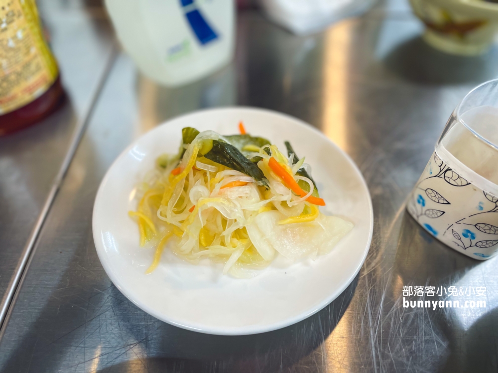 台北【南港阿郎牛肉麵】藏在中研市場內一碗70元牛肉麵
