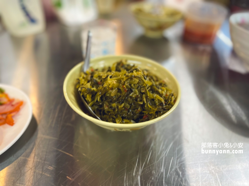 台北【南港阿郎牛肉麵】藏在中研市場內一碗70元牛肉麵