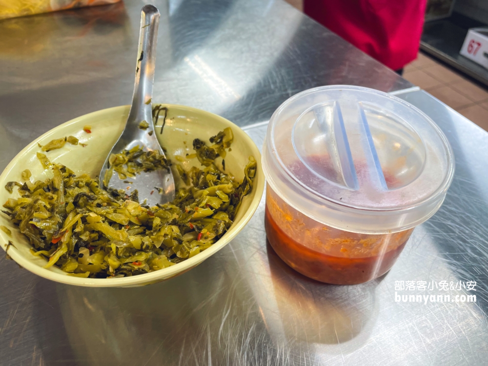 台北【南港阿郎牛肉麵】藏在中研市場內一碗70元牛肉麵