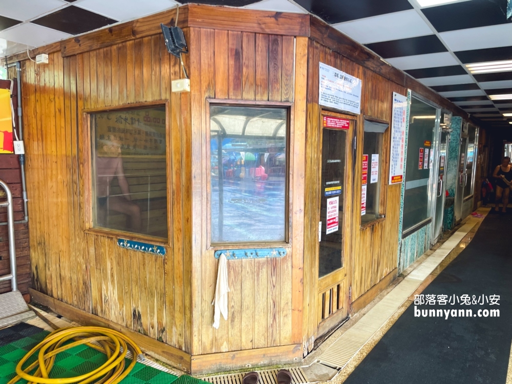 新北玩水推薦！大新店游泳池，暢遊旋轉滑水道、SPA水療的好地方