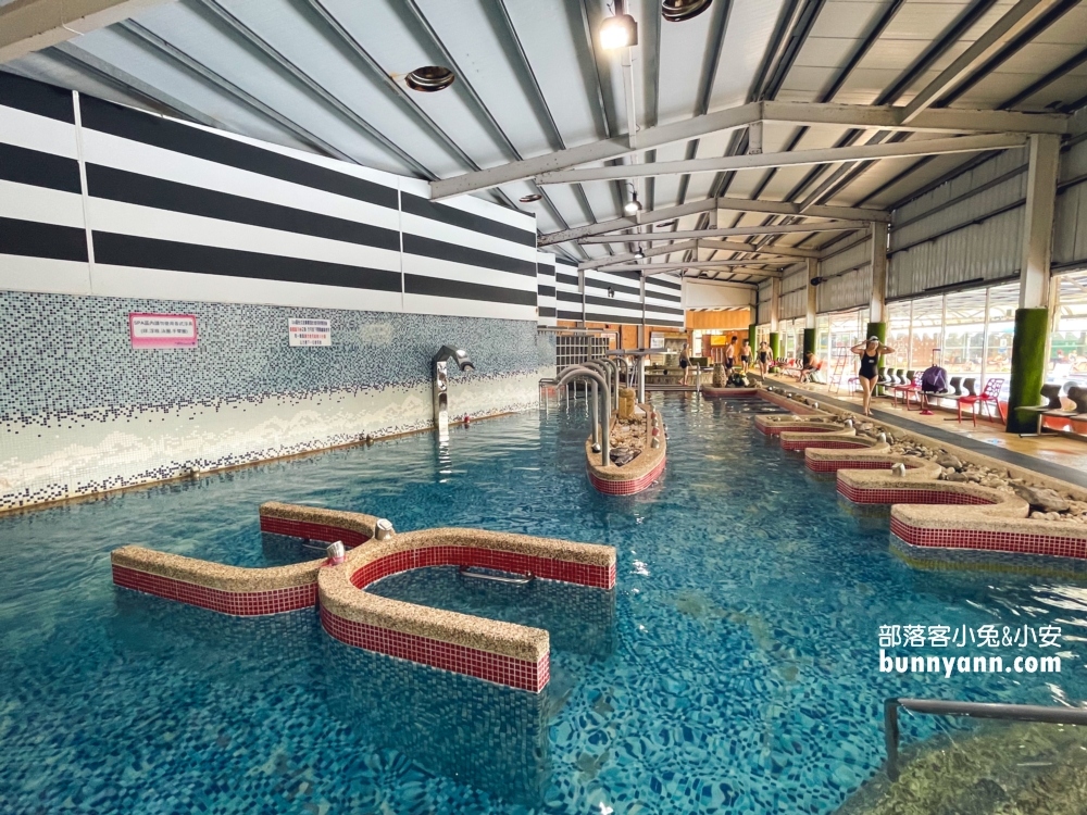 新北玩水推薦！大新店游泳池，暢遊旋轉滑水道、SPA水療的好地方
