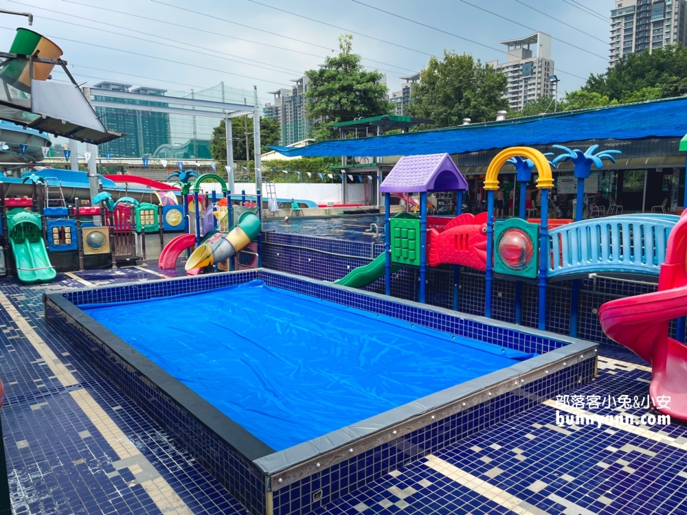 新北玩水推薦！大新店游泳池，暢遊旋轉滑水道、SPA水療的好地方
