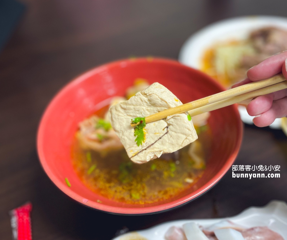 宜蘭【望龍埤鵝肉攤】20元吃到飽的鵝肉湯麵與炒米粉