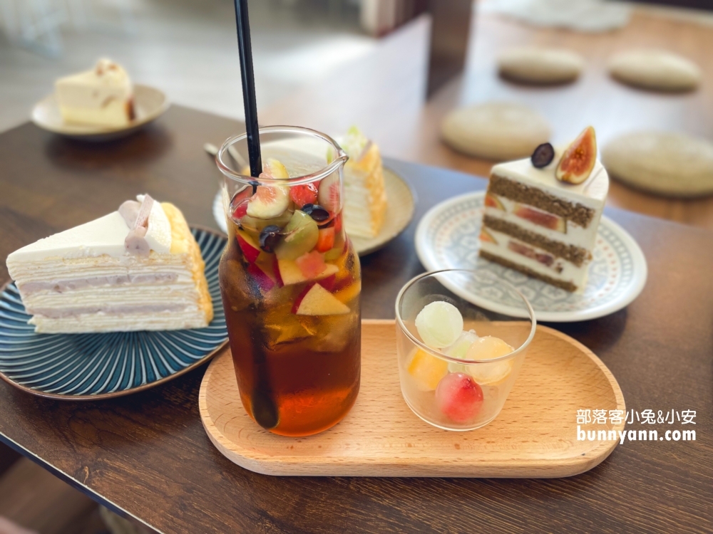 宜蘭下午茶【花轟小姐】推薦好吃到爆炸的千層蛋糕。